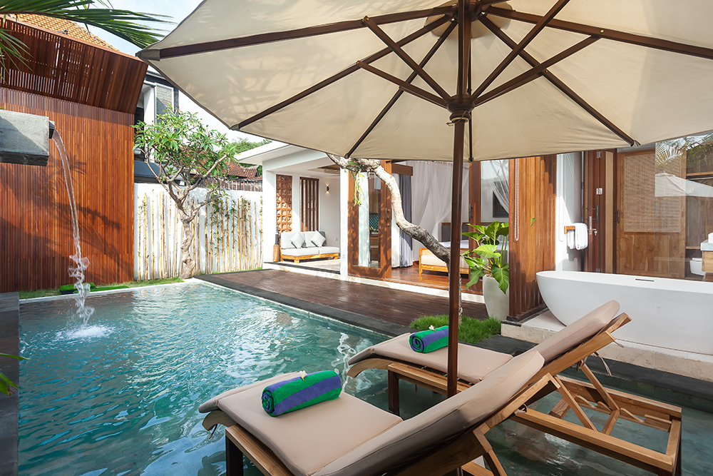 アルチャヴィラ サヌールの1ベッドルームヴィラのプール