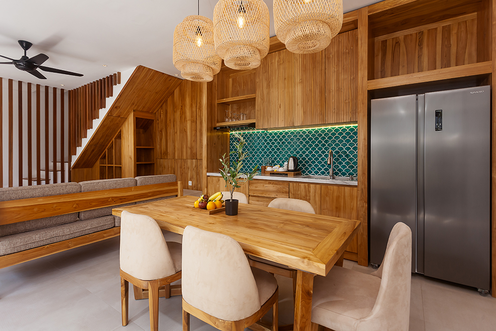 アルチャヴィラ サヌールの2ベッドルームヴィラのダイニング