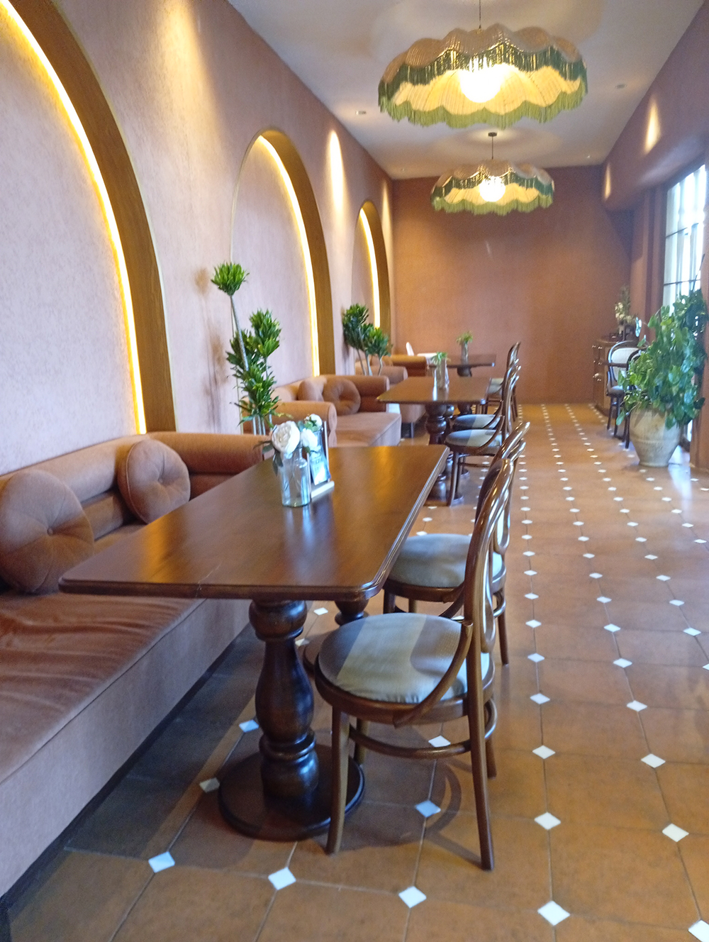 アルチャヴィラ サヌールのカフェ