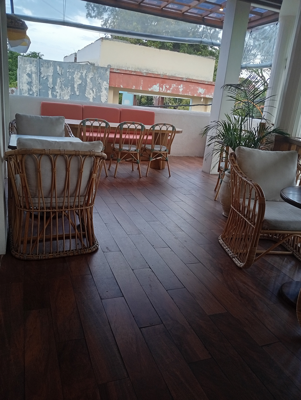 アルチャヴィラ サヌールのカフェ