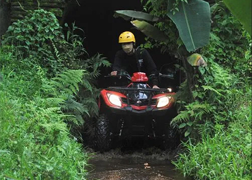 バリ ペルティウィ アドベンチャーのATV ライド
